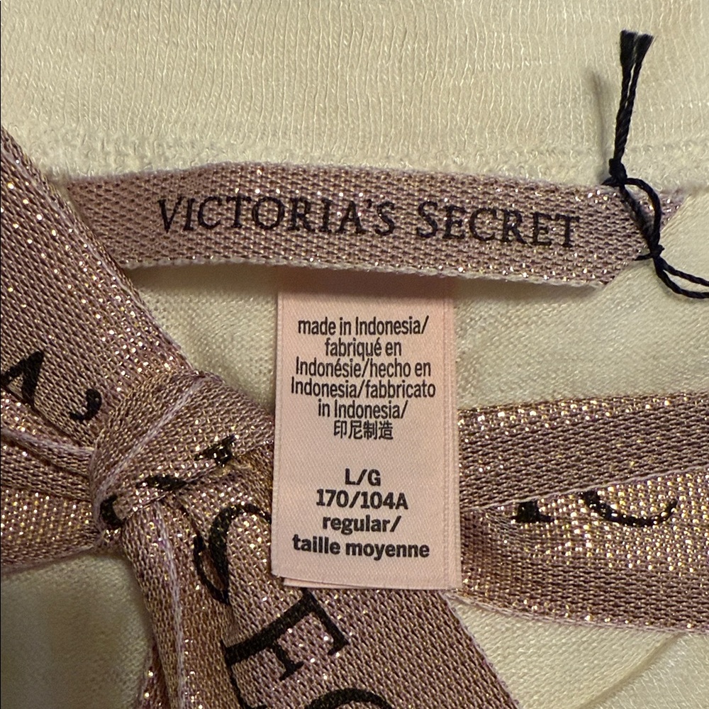 Victoria's Secret Cream and Blue Pajama set - Picture 4 of 6